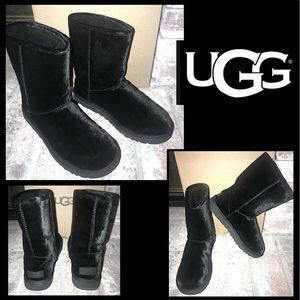 UGG Velvet Boots Size 8 (fit like size 7)